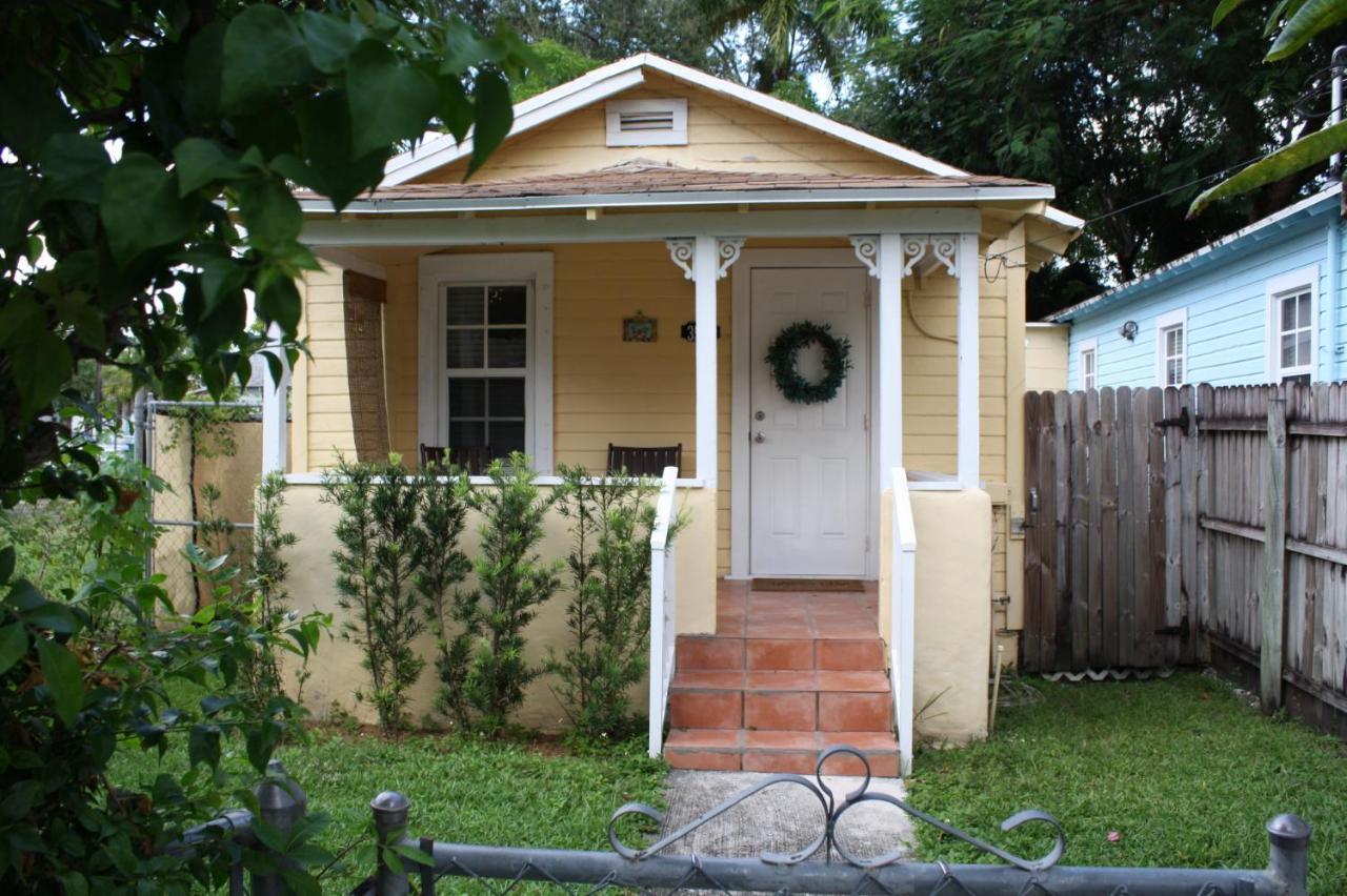 Key West Style Historic Home In Coconut Grove Florida The Yellow House Miami Exterior photo